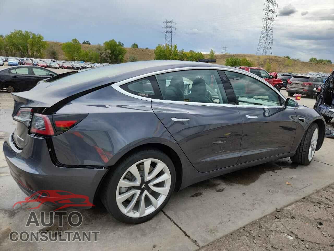 TESLA MODEL 3 2018 - 5YJ3E1EB9JF090752