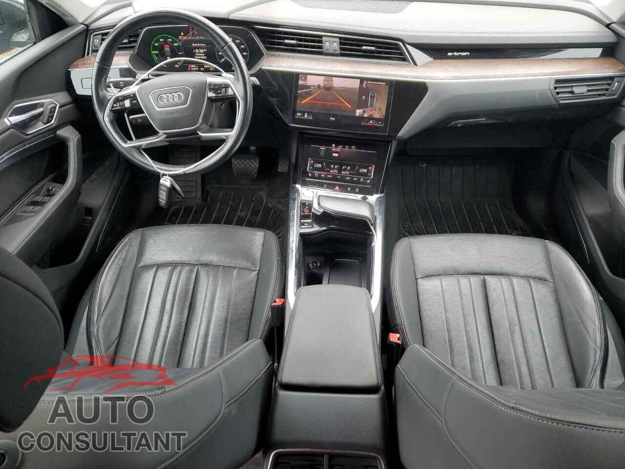 AUDI E-TRON 2019 - WA1LAAGE6KB008753