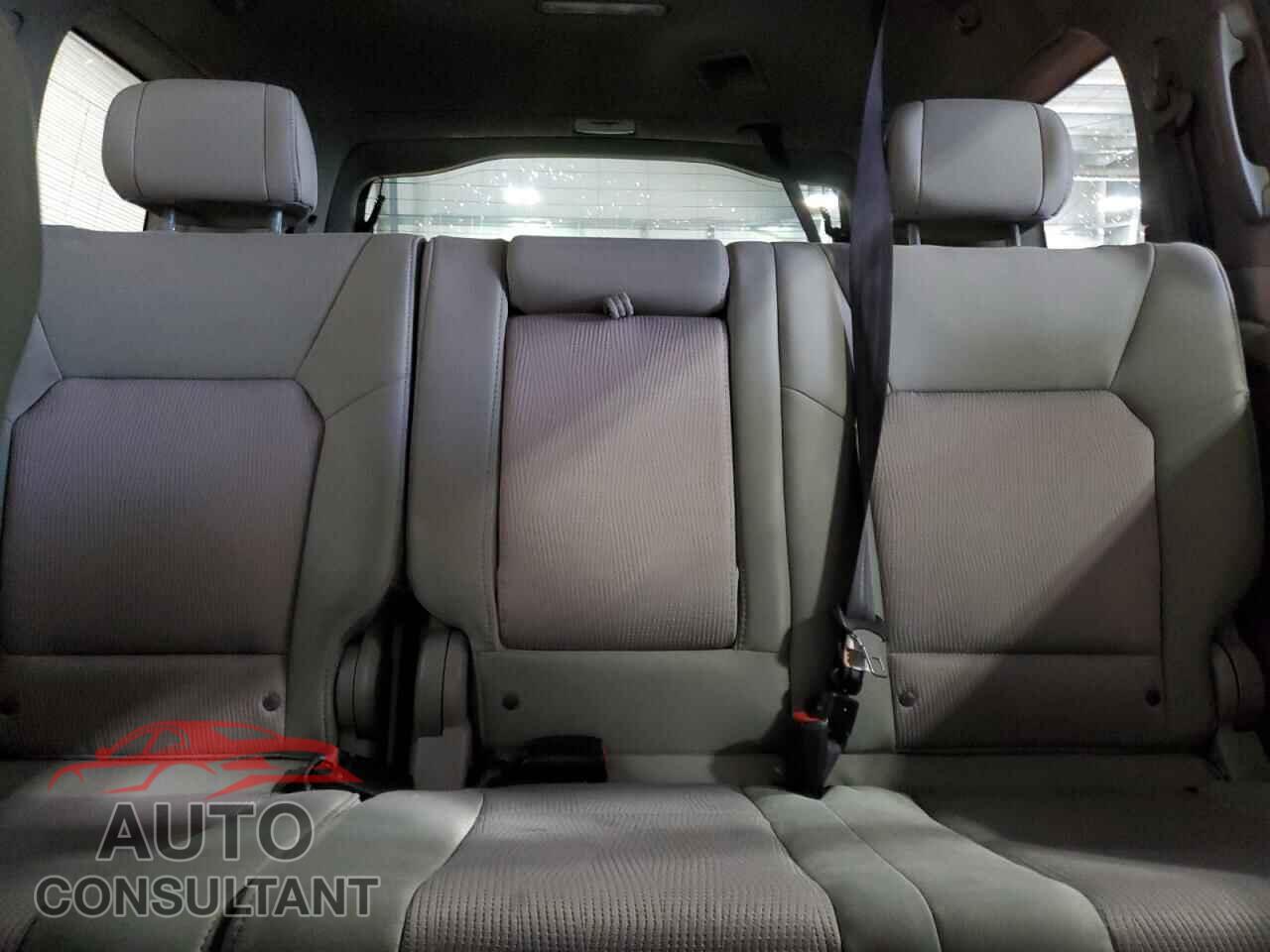 HONDA PILOT 2011 - 5FNYF4H47BB011937