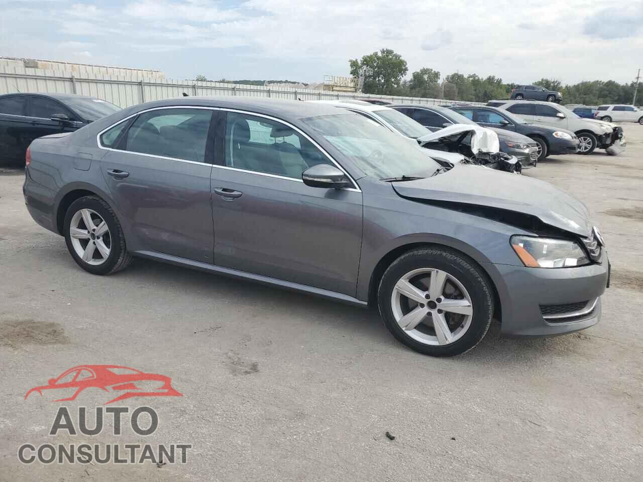 VOLKSWAGEN PASSAT 2012 - 1VWBH7A37CC099077