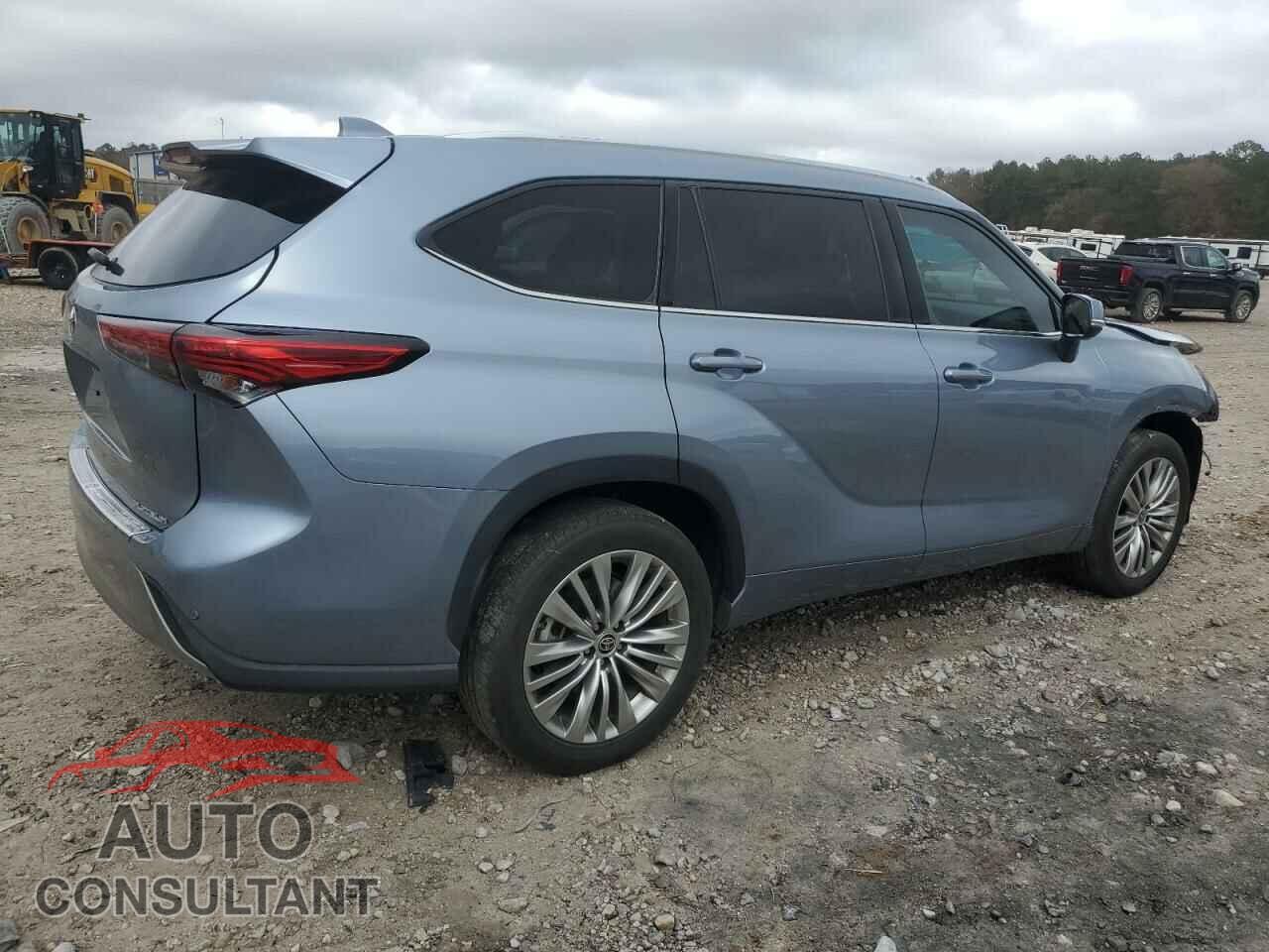 TOYOTA HIGHLANDER 2022 - 5TDFZRAH4NS114709