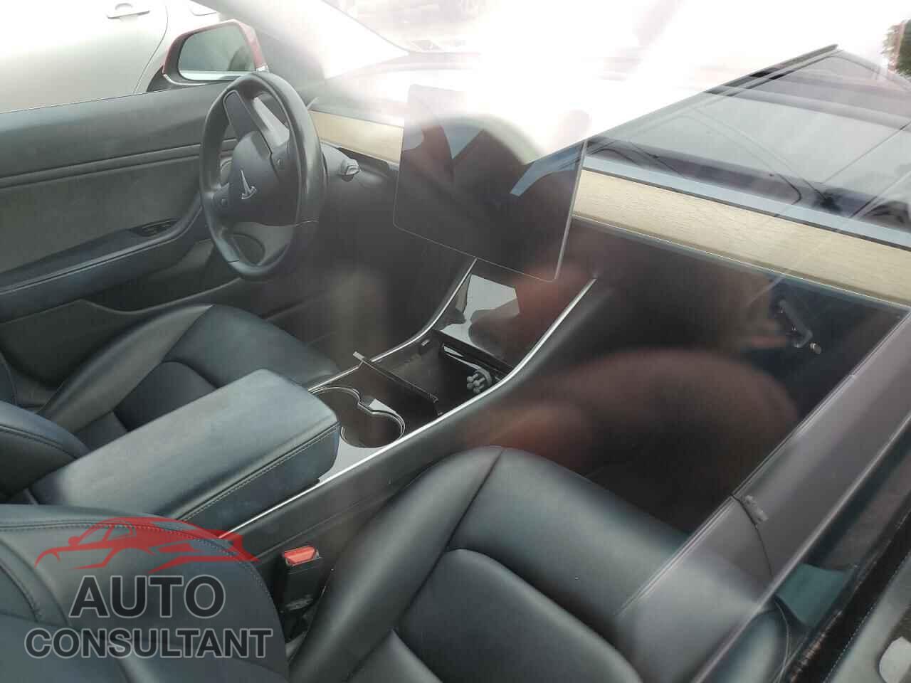 TESLA MODEL 3 2018 - 5YJ3E1EB8JF121750