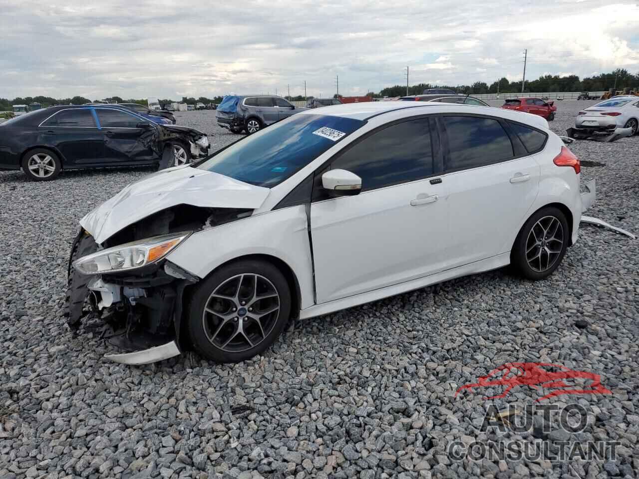 FORD FOCUS 2015 - 1FADP3K20FL311745
