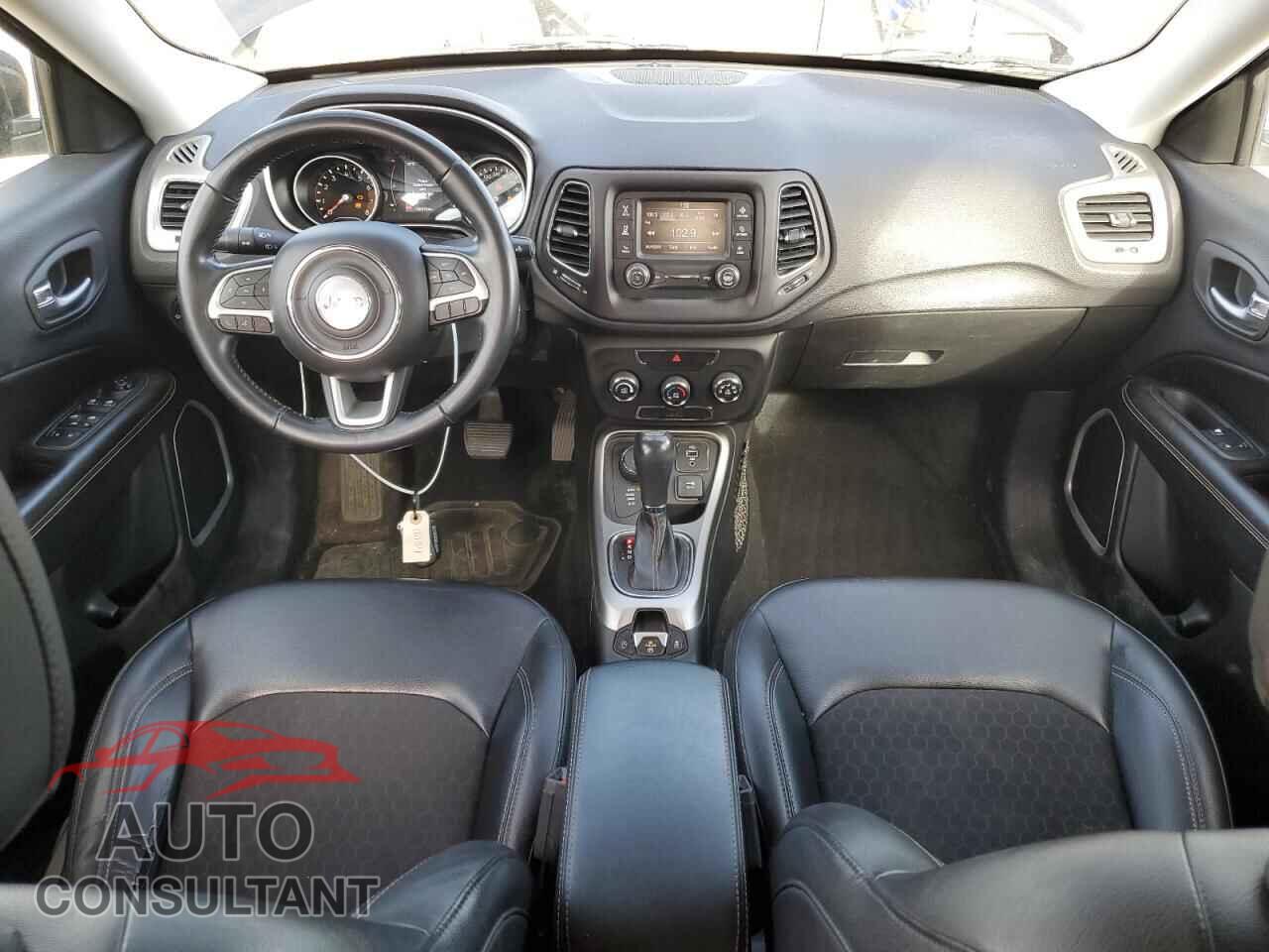 JEEP COMPASS 2018 - 3C4NJDBB1JT128132