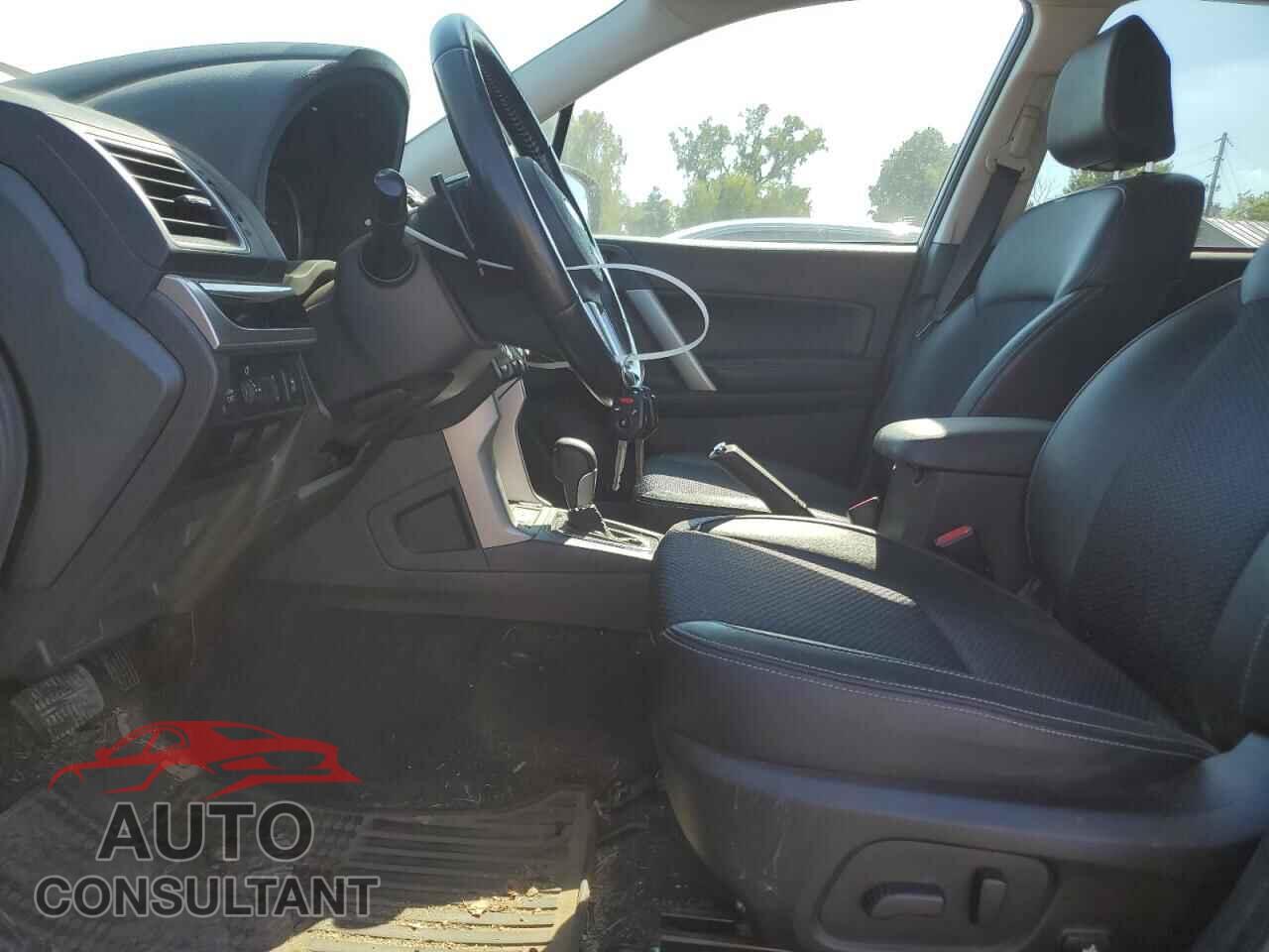 SUBARU FORESTER 2018 - JF2SJAEC5JH480524