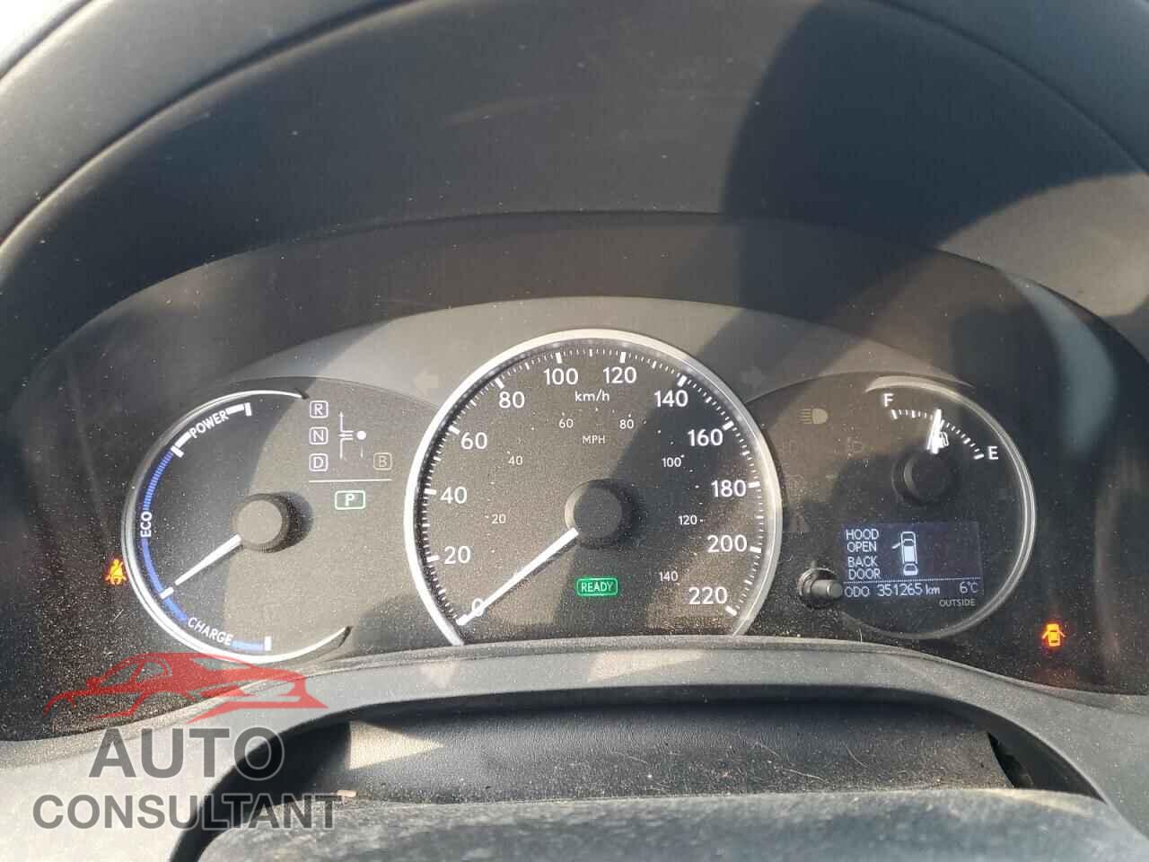 LEXUS CT 200 2011 - JTHKD5BH1B2042969
