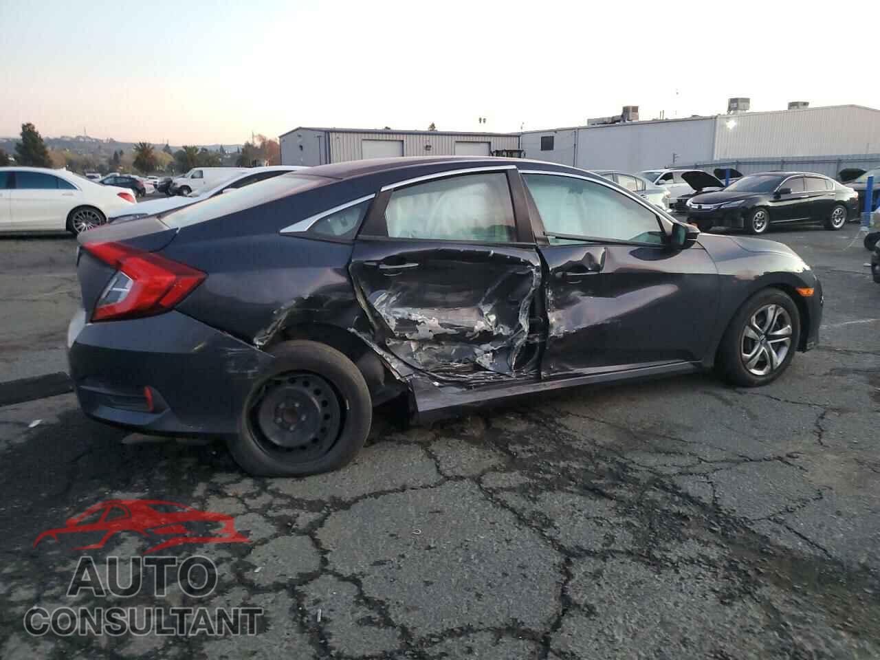 HONDA CIVIC 2018 - 2HGFC2F58JH610159