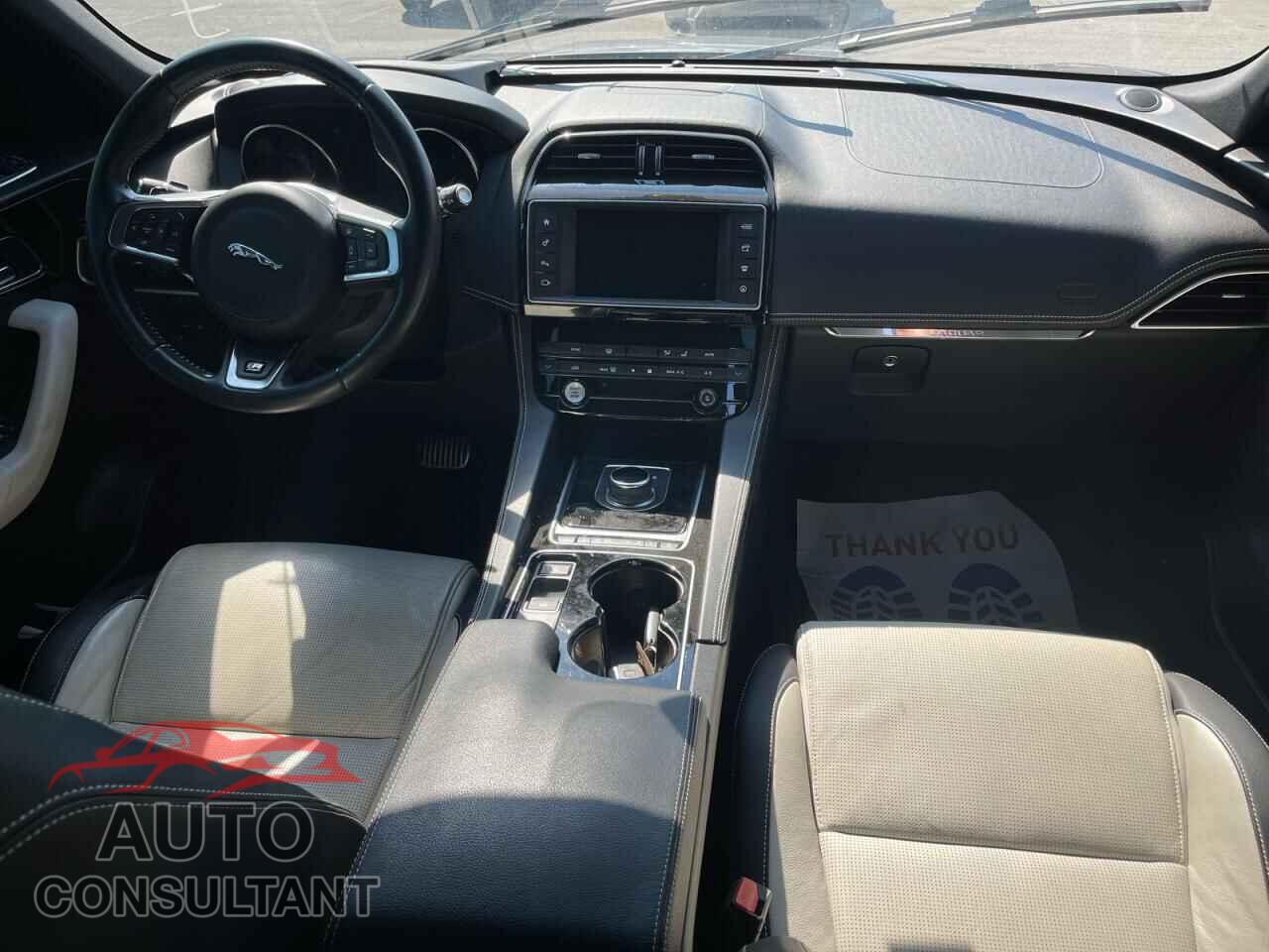 JAGUAR F-PACE 2017 - SADCL2BN7HA488561