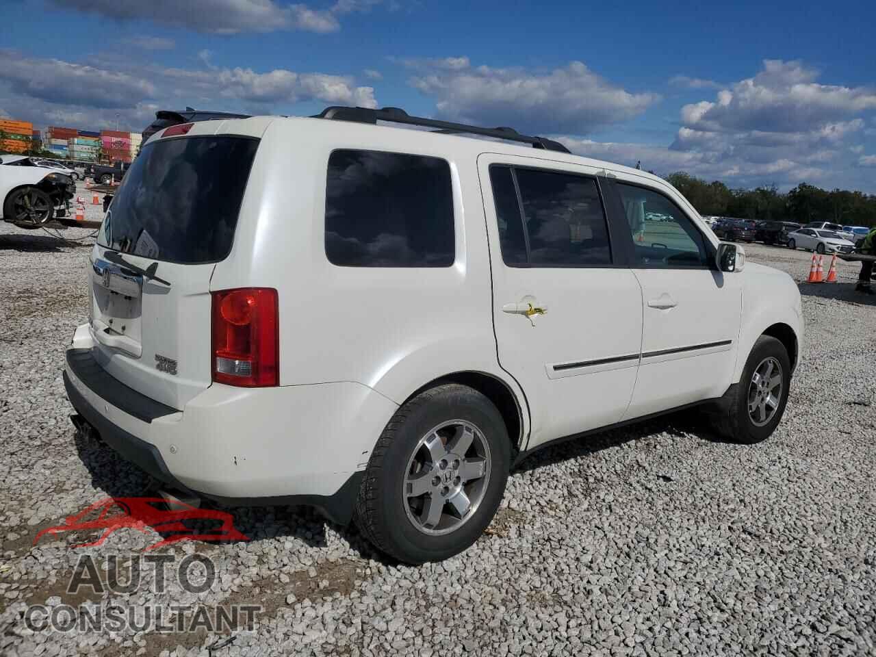 HONDA PILOT 2011 - 5FNYF4H91BB030611