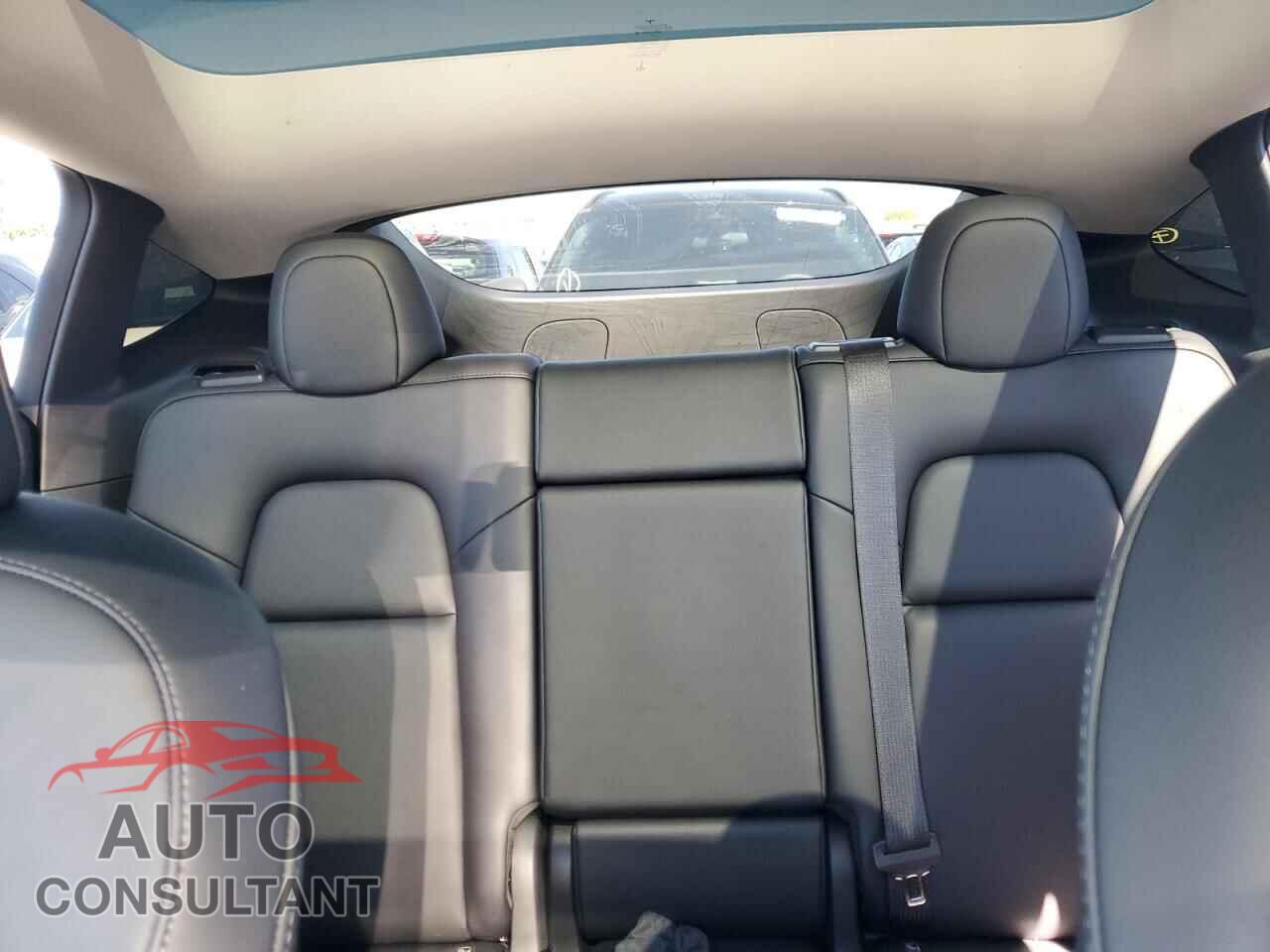 TESLA MODEL Y 2022 - 7SAYGDEF6NF337304