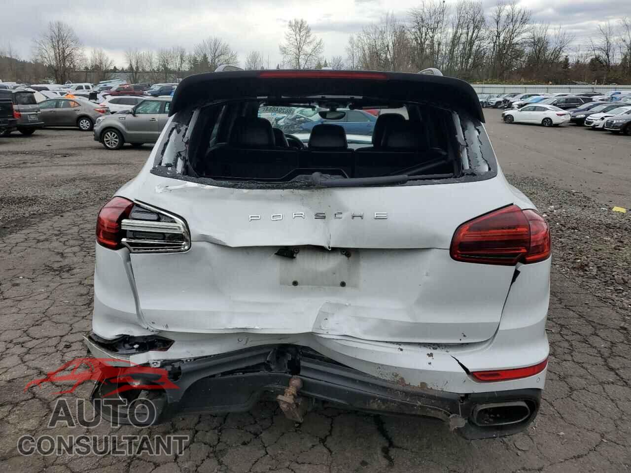 PORSCHE CAYENNE 2016 - WP1AA2A26GLA02047