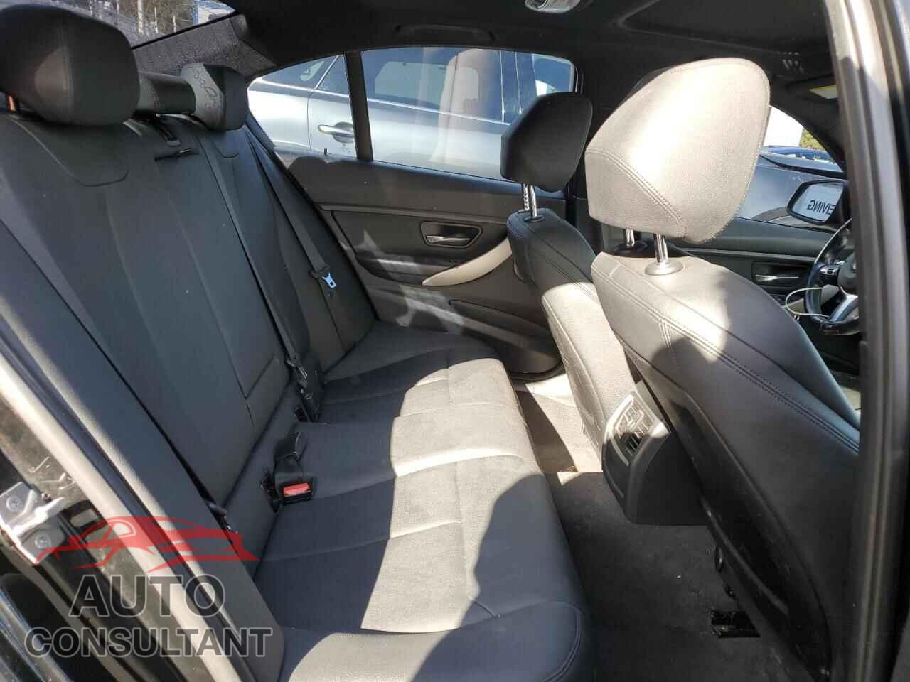 BMW 3 SERIES 2013 - WBA3C3C57DF980050