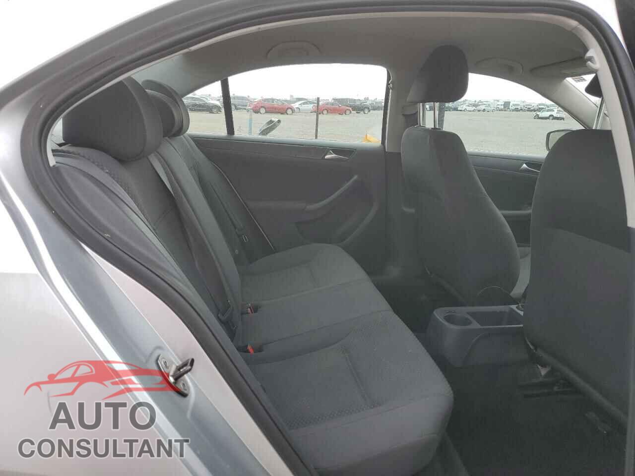 VOLKSWAGEN JETTA 2011 - 3VW2K7AJ7BM011206