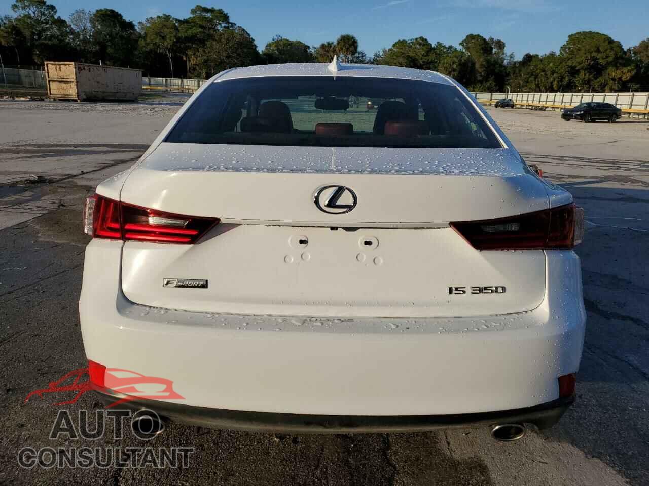 LEXUS IS 2014 - JTHBE1D20E5009334