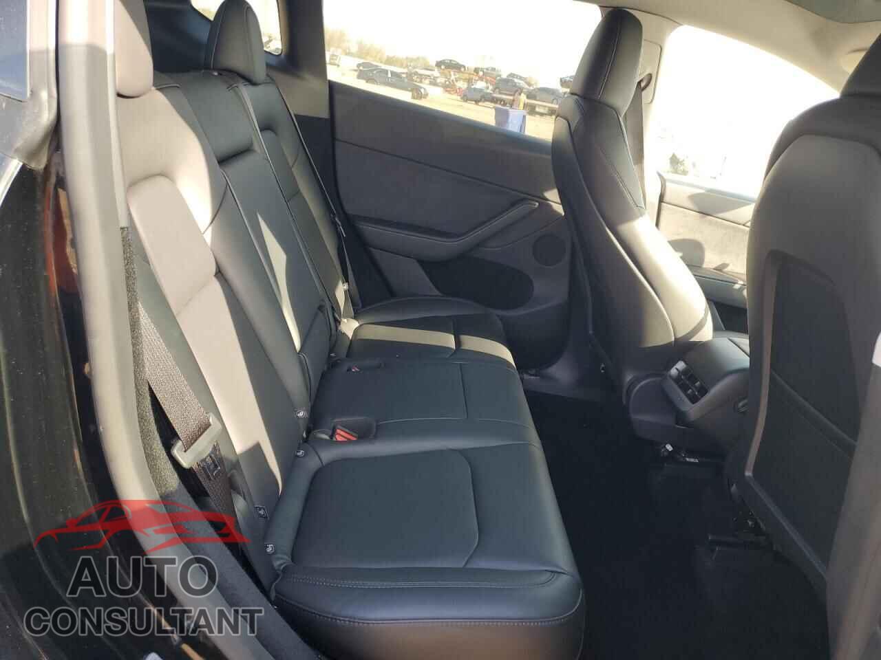 TESLA MODEL Y 2025 - 7SAYGDED7SA342728