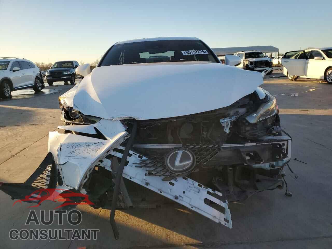 LEXUS IS 2017 - JTHBA1D27H5046428
