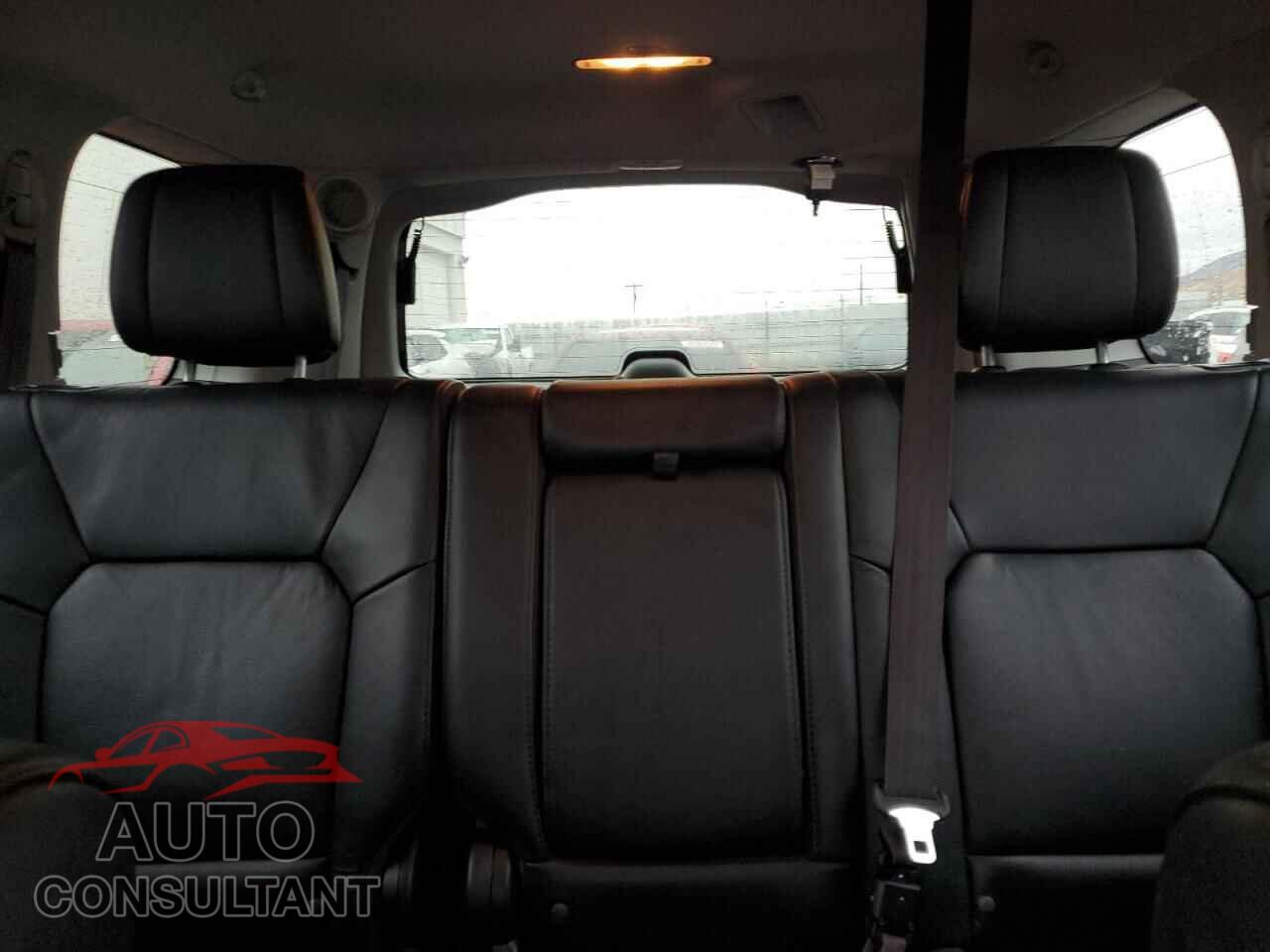 HONDA PILOT 2015 - 5FNYF4H93FB007143