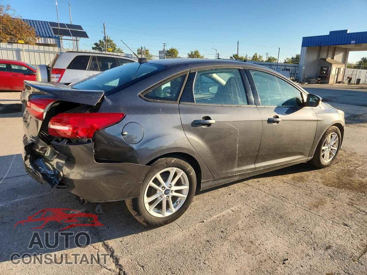 FORD FOCUS 2015 - 1FADP3F27FL200975