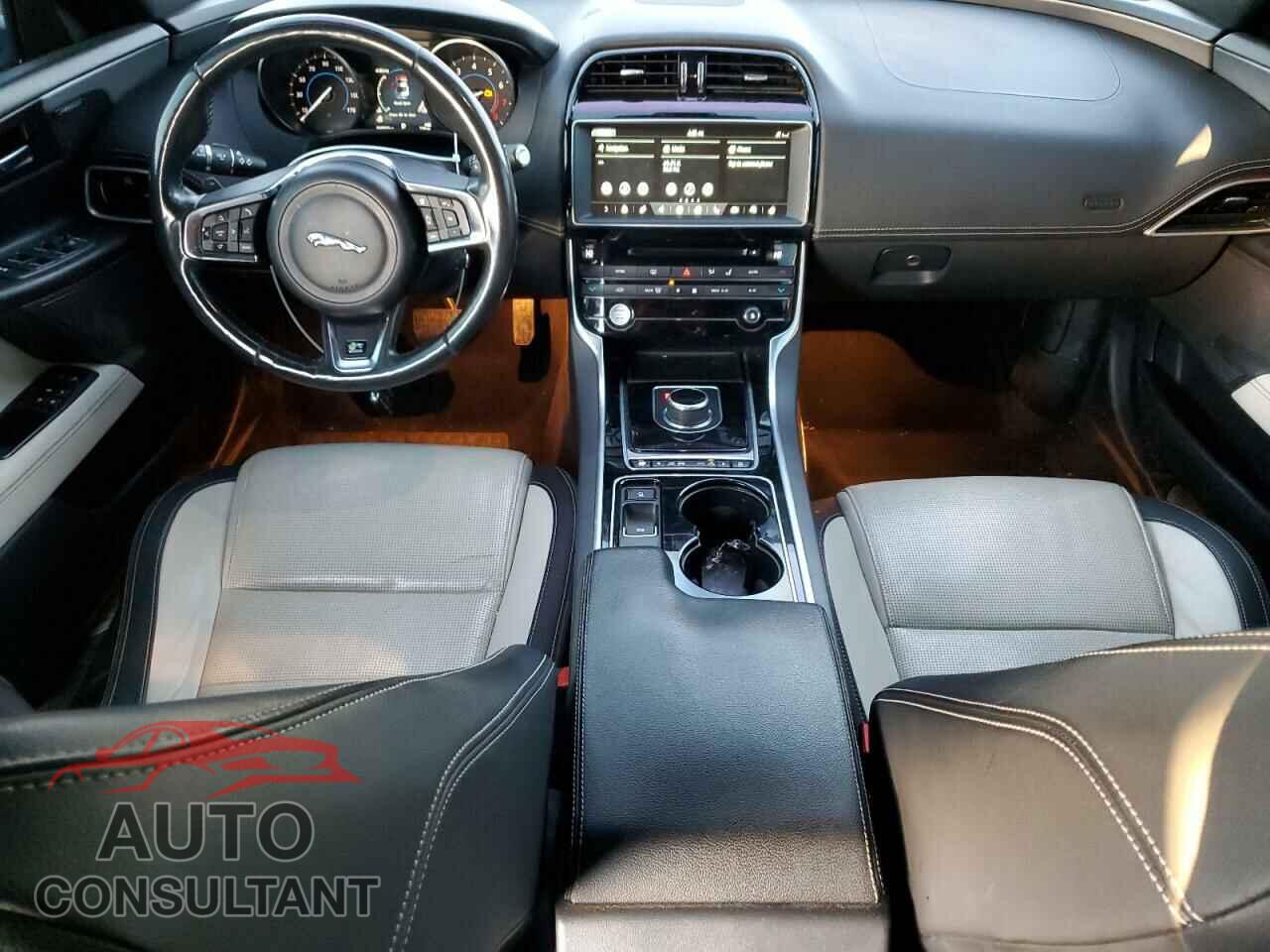 JAGUAR XE 2017 - SAJAF4BV1HA952001