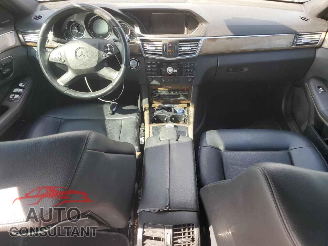 MERCEDES-BENZ E-CLASS 2010 - WDDHF5GB1AA055015