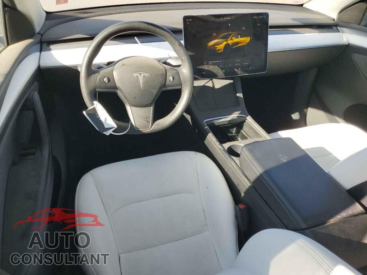 TESLA MODEL Y 2024 - 7SAYGAEE2RF984326