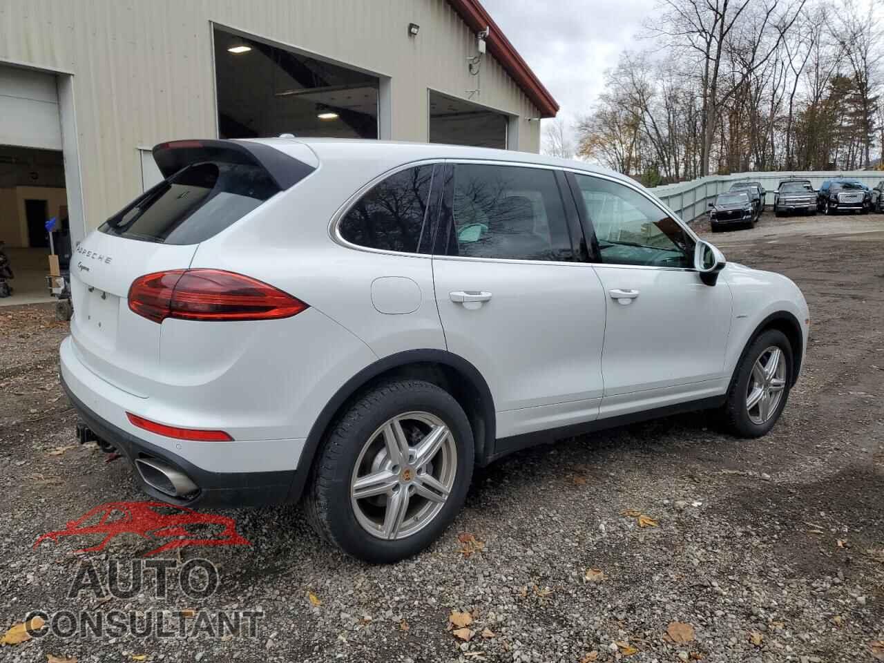 PORSCHE CAYENNE 2015 - WP1AF2A21FLA30483