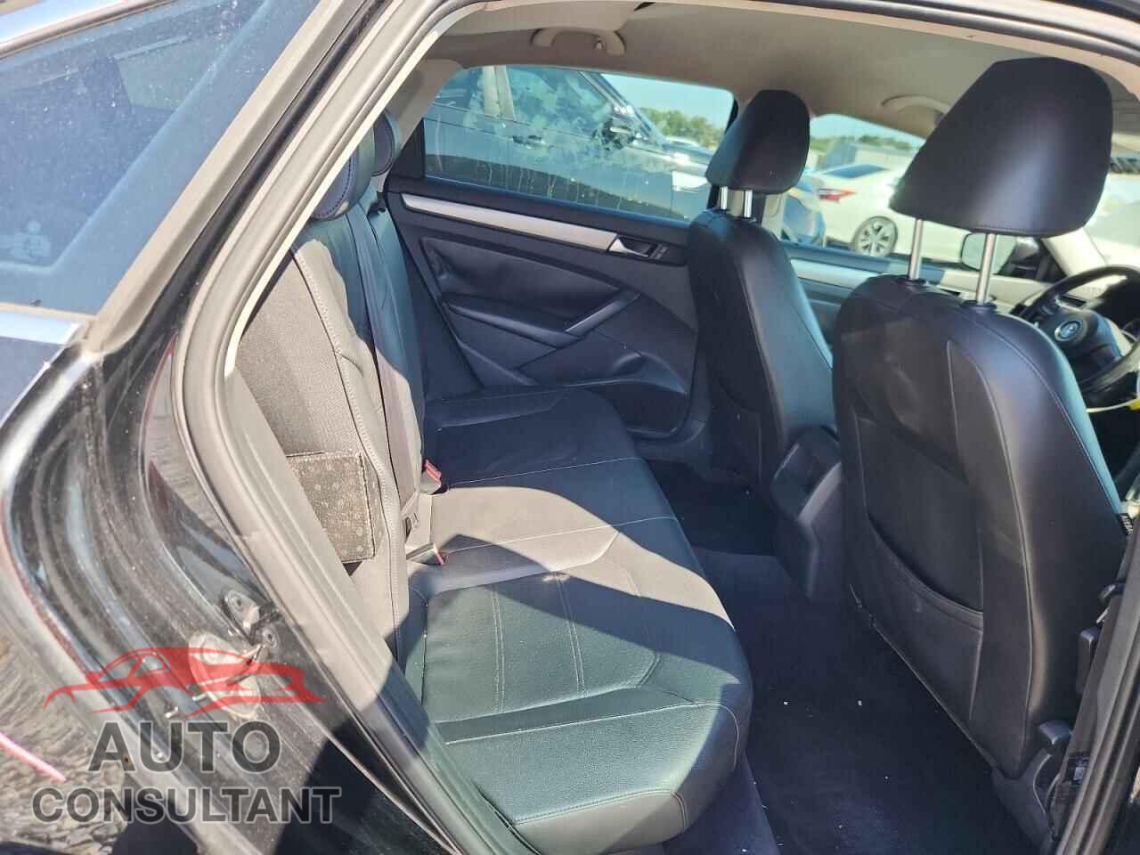 VOLKSWAGEN PASSAT 2014 - 1VWAT7A33EC049841