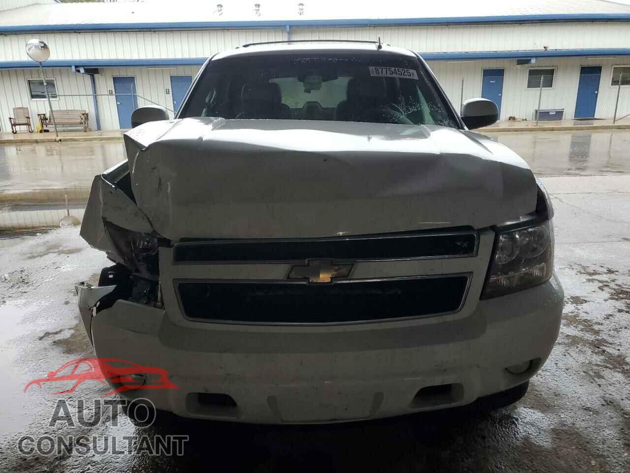 CHEVROLET TAHOE 2011 - 1GNSCBE08BR101846
