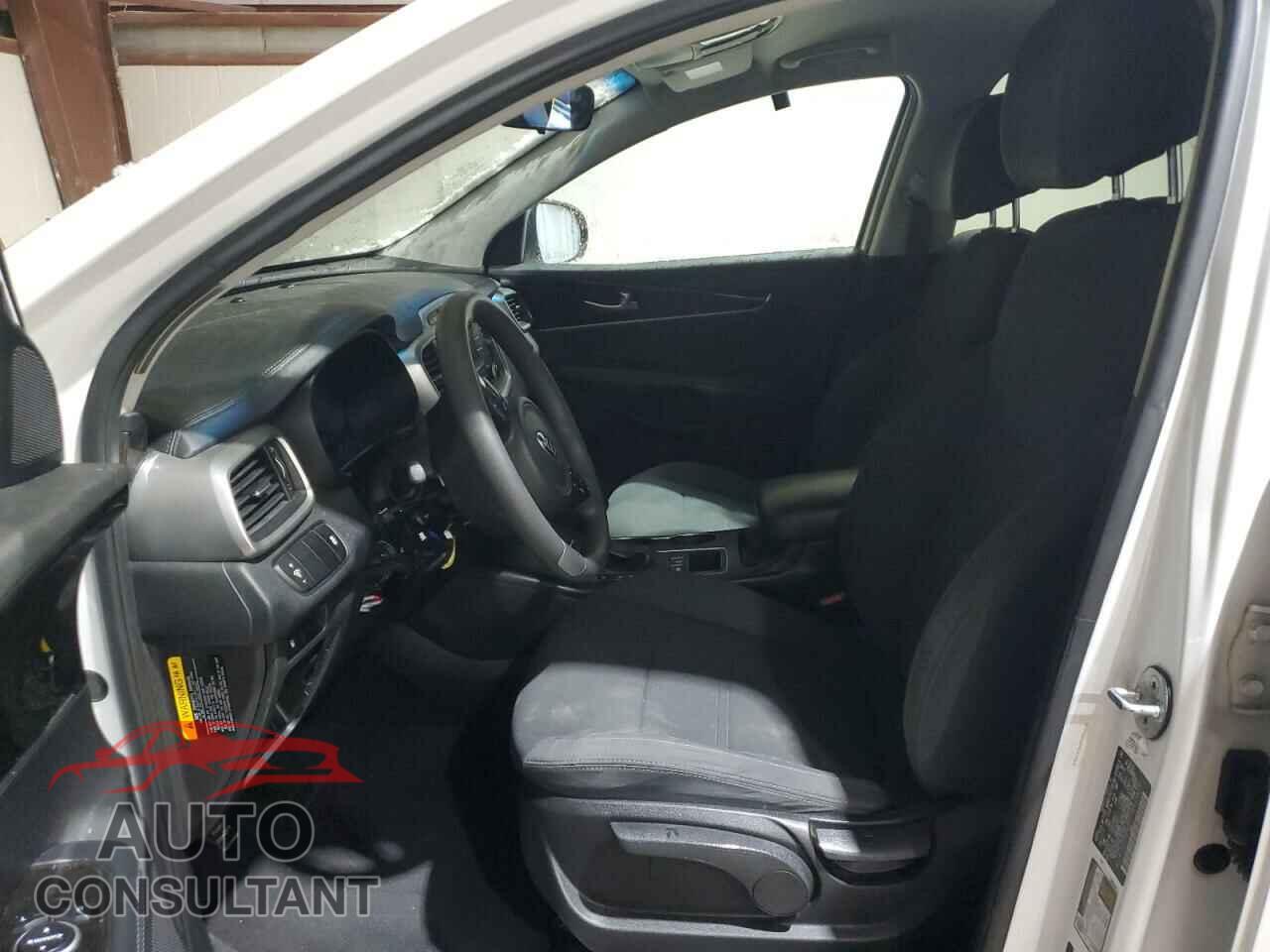 KIA SORENTO 2017 - 5XYPGDA32HG321814