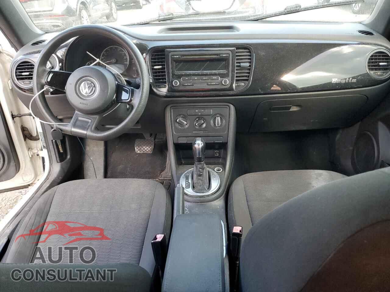 VOLKSWAGEN BEETLE 2014 - 3VWFP7AT7EM627223