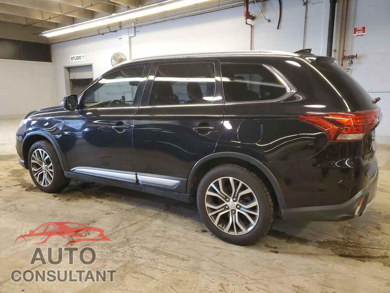 MITSUBISHI OUTLANDER 2018 - JA4AZ3A36JZ013363