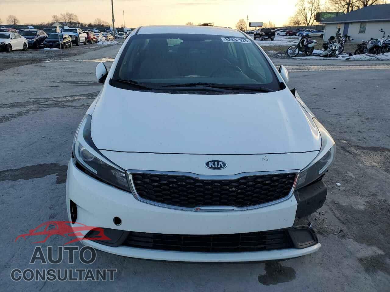 KIA FORTE 2018 - 3KPFL4A79JE212909