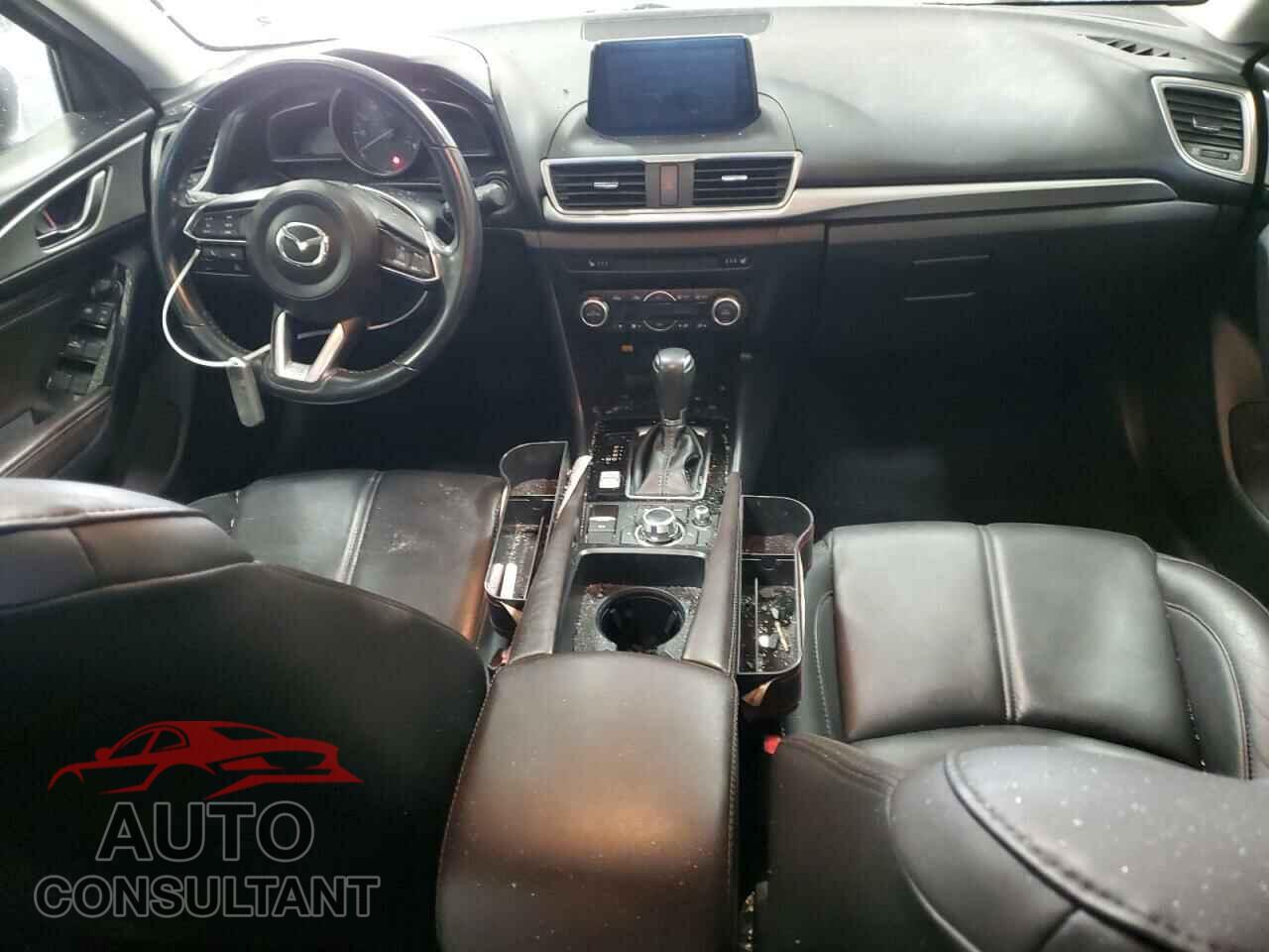 MAZDA 3 2018 - 3MZBN1L32JM263527
