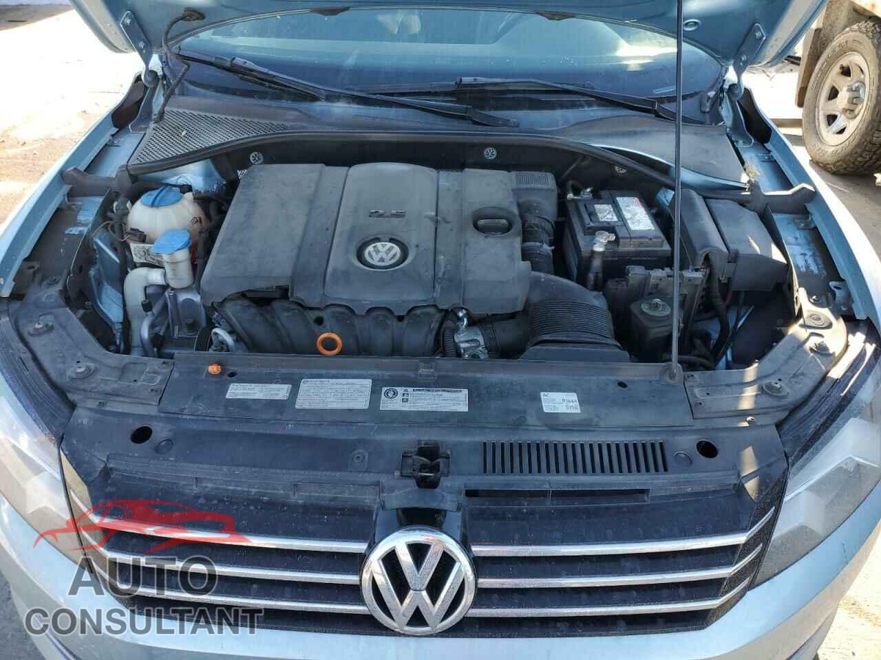 VOLKSWAGEN PASSAT 2013 - 1VWBP7A32DC038451