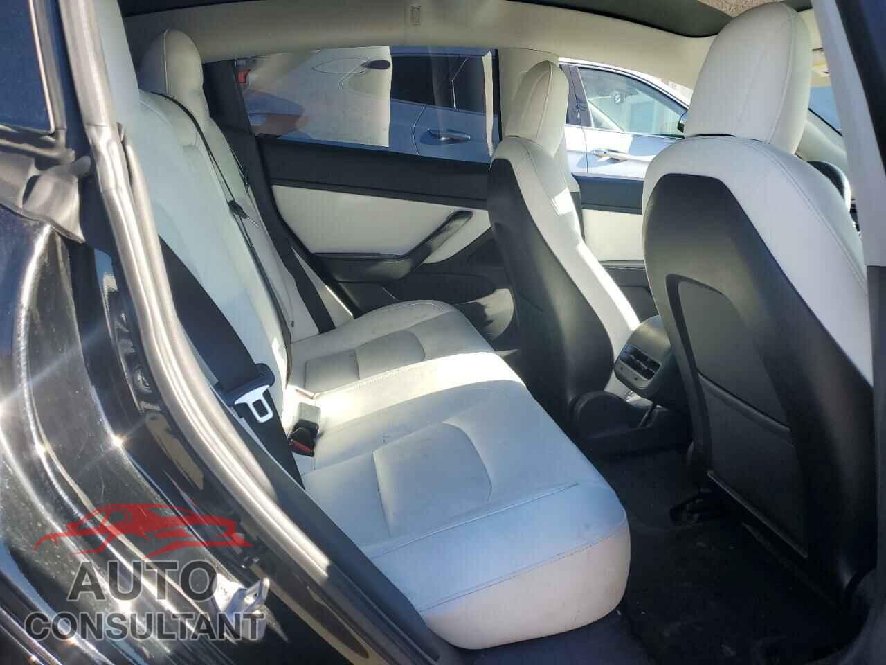 TESLA MODEL 3 2018 - 5YJ3E1EA3JF166215