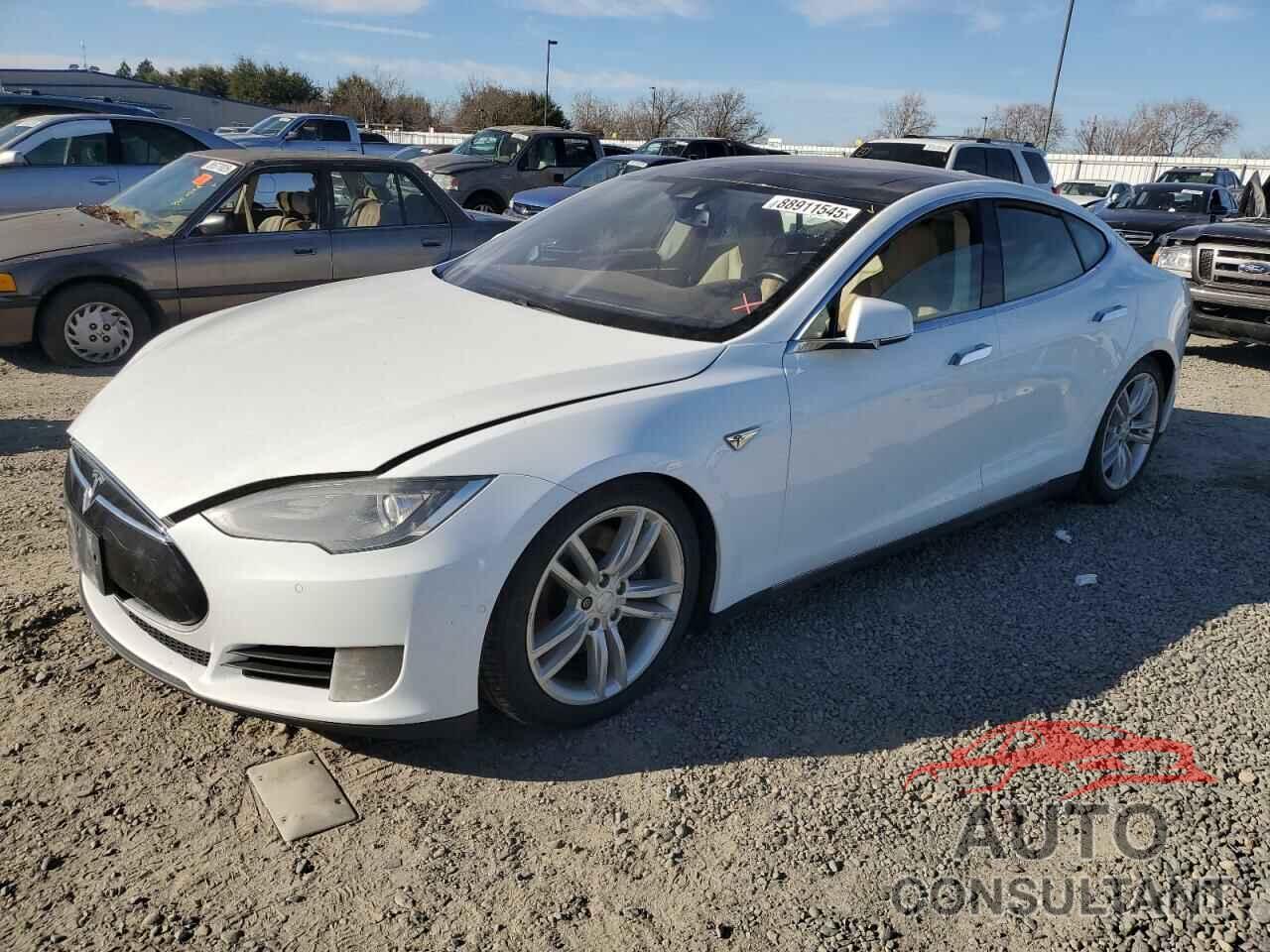 TESLA MODEL S 2015 - 5YJSA1S27FF095872