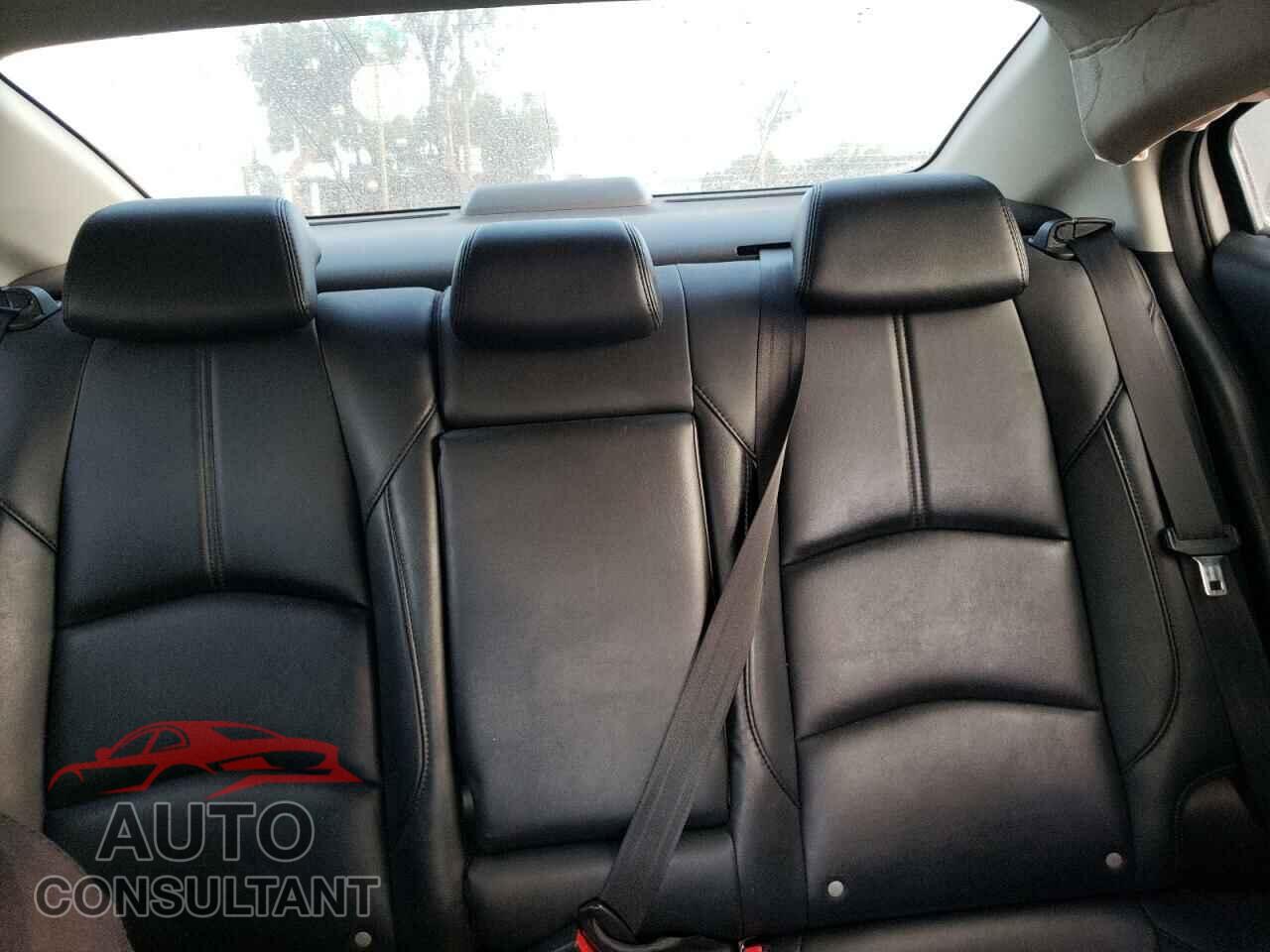 MAZDA 3 2018 - 3MZBN1V39JM203256