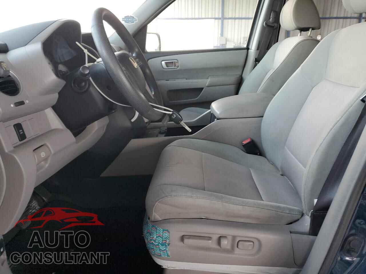 HONDA PILOT 2010 - 5FNYF3H41AB010842
