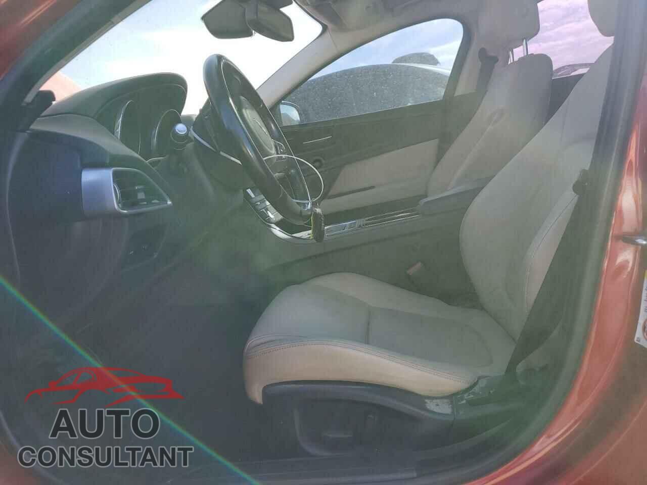 JAGUAR XE 2017 - SAJAD4BG6HA975426