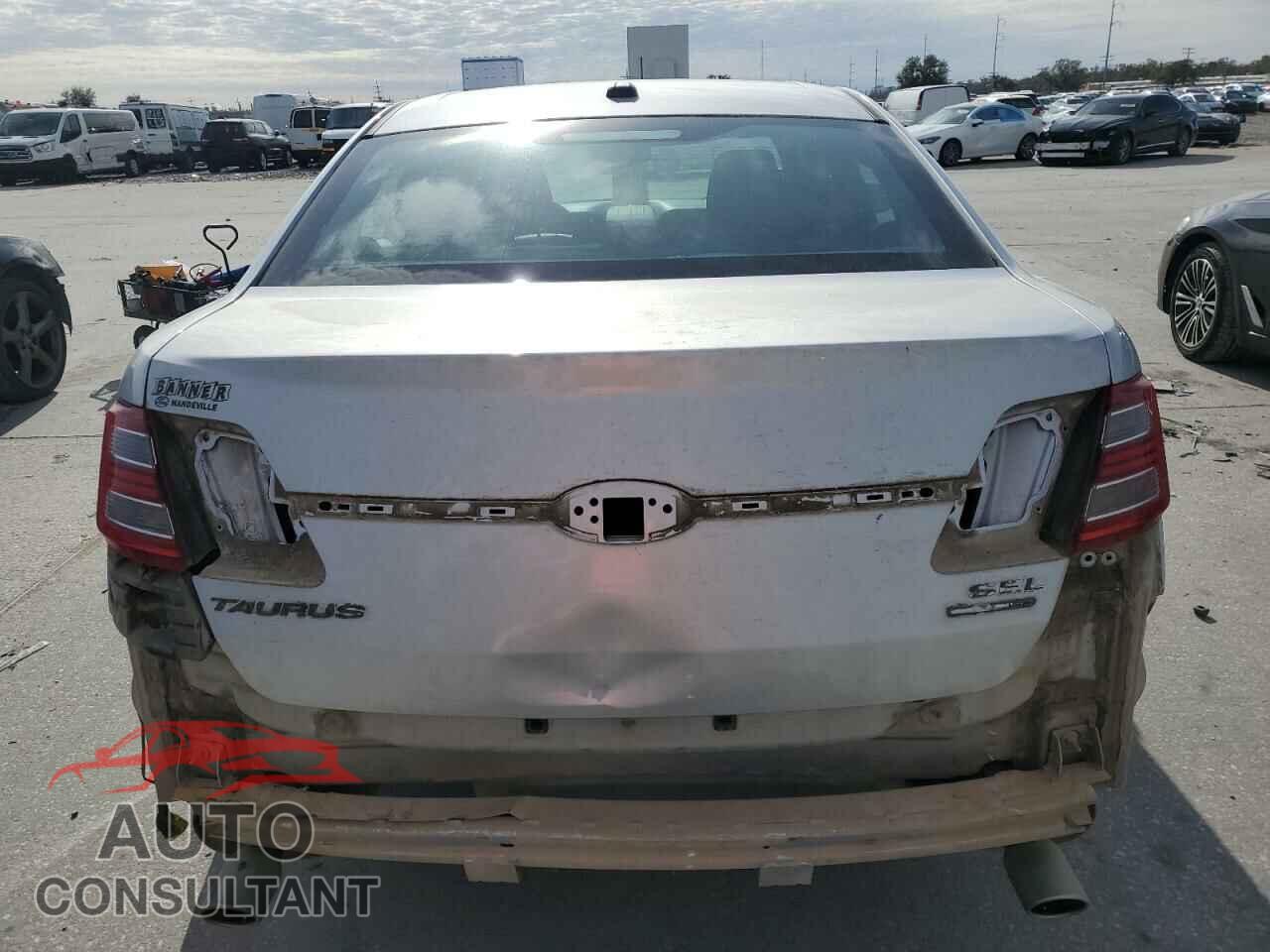 FORD TAURUS 2013 - 1FAHP2E8XDG166019