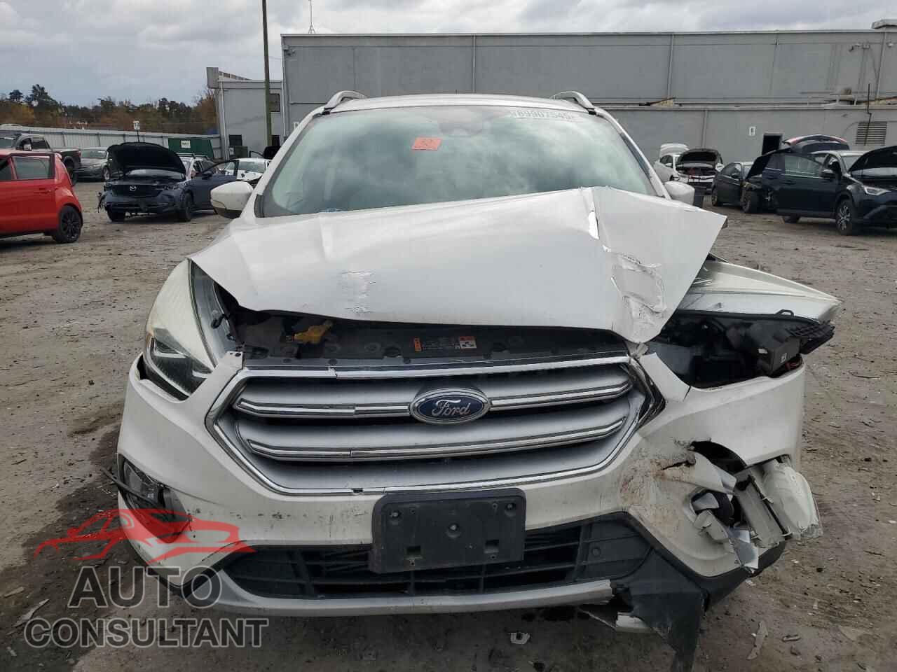 FORD ESCAPE 2017 - 1FMCU9J96HUD06574