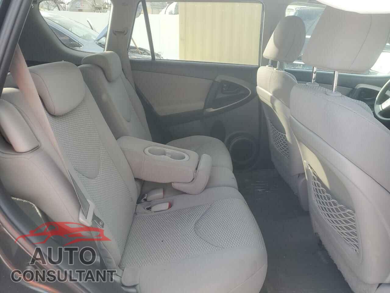 TOYOTA RAV4 2011 - 2T3BF4DV1BW084901