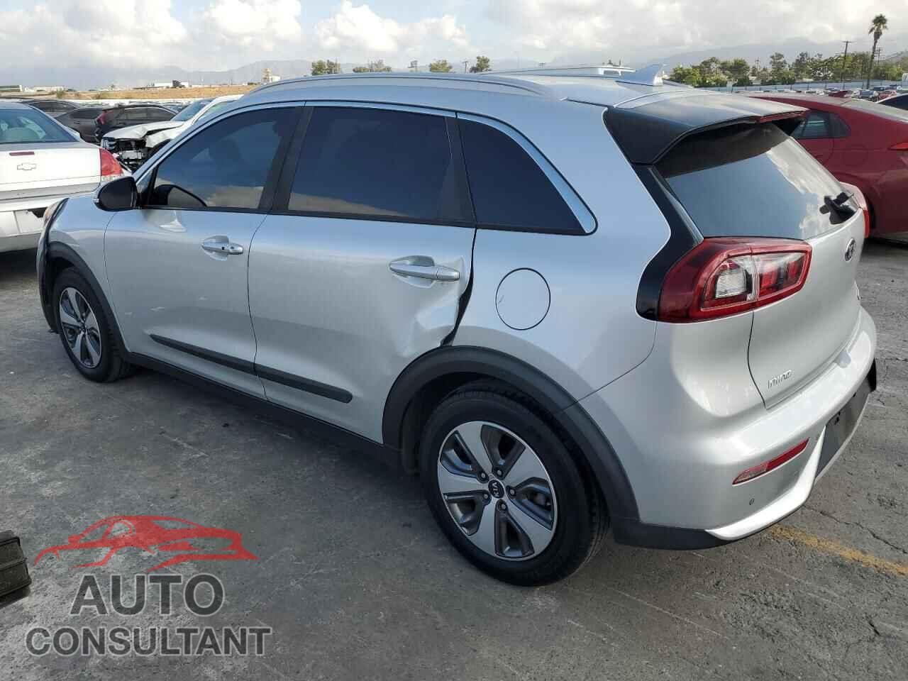 KIA NIRO 2018 - KNDCE3LC8J5147810