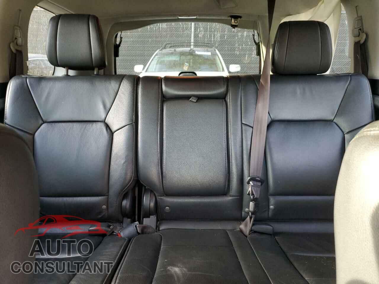 HONDA PILOT 2015 - 5FNYF4H57FB022287