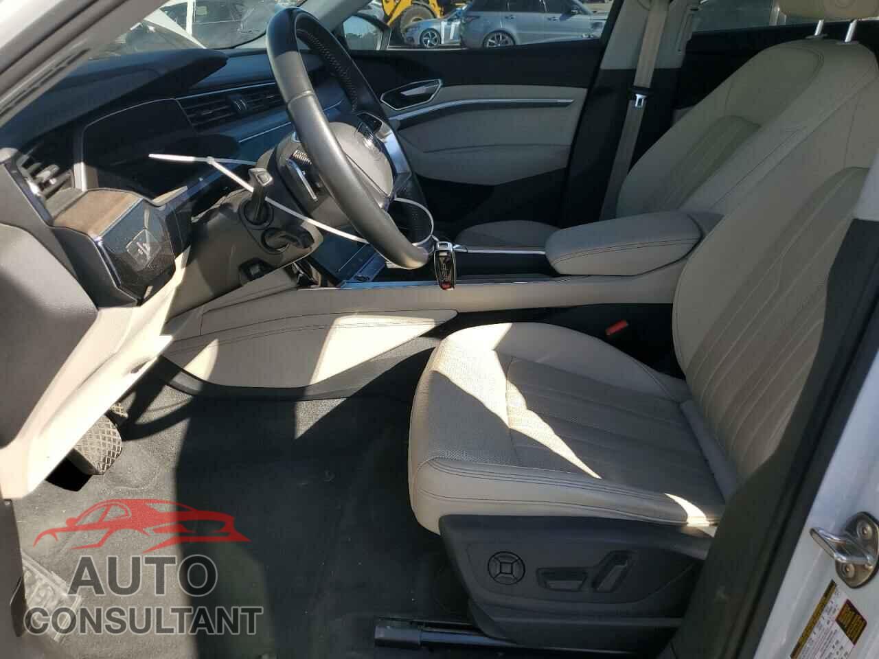 AUDI E-TRON 2021 - WA1LAAGE6MB001790