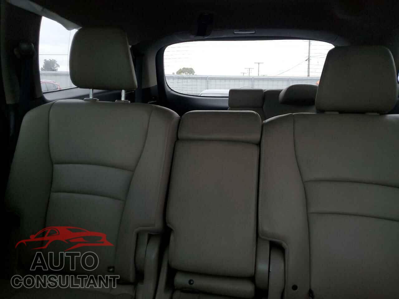 HONDA PILOT 2017 - 5FNYF6H96HB050311