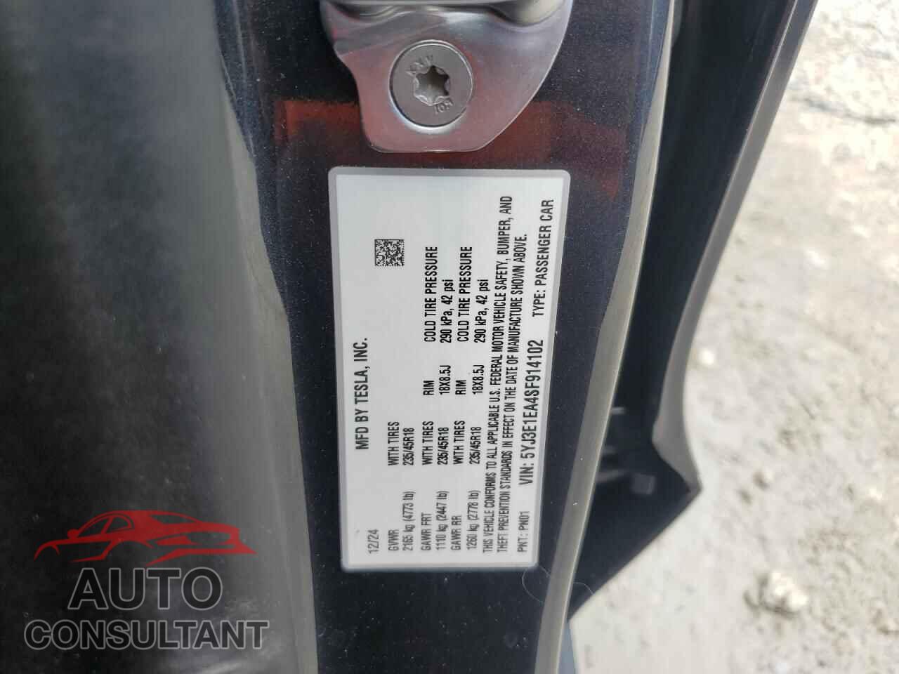 TESLA MODEL 3 2025 - 5YJ3E1EA4SF914102