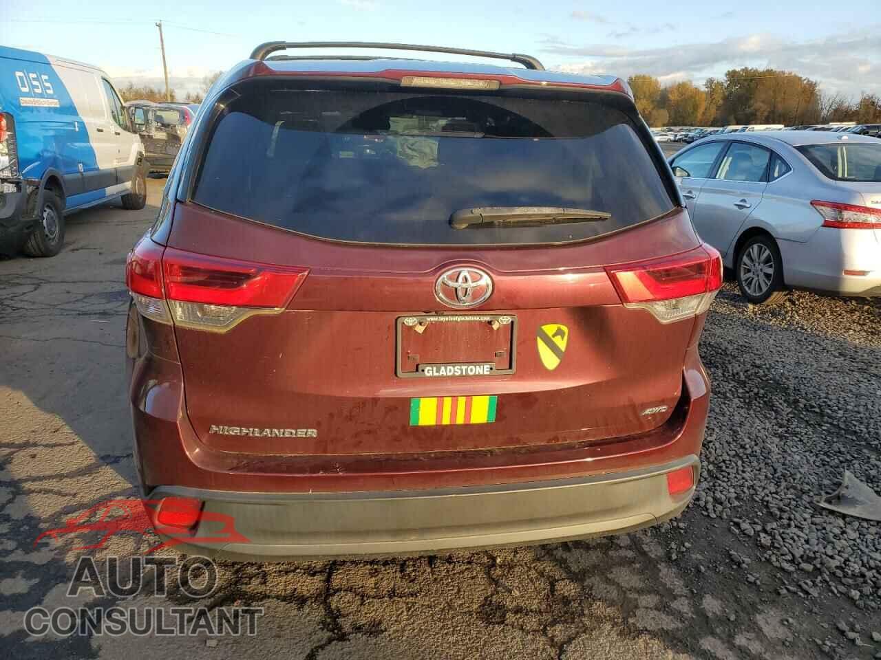 TOYOTA HIGHLANDER 2018 - 5TDBZRFH2JS892038