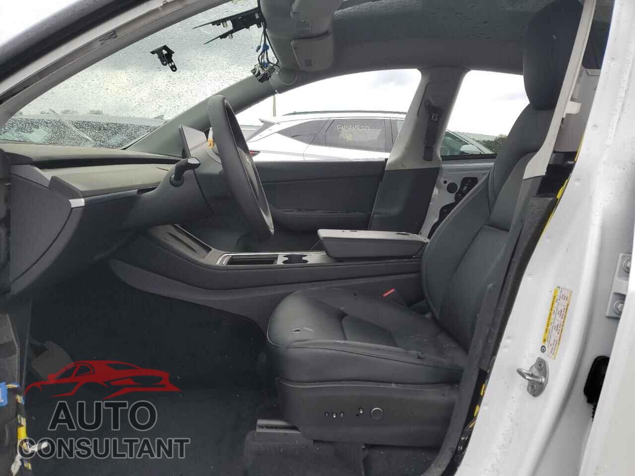TESLA MODEL Y 2022 - 7SAYGAEE5NF383681