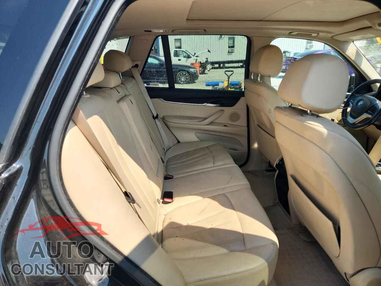 BMW X5 2014 - 5UXKR0C56E0K42383